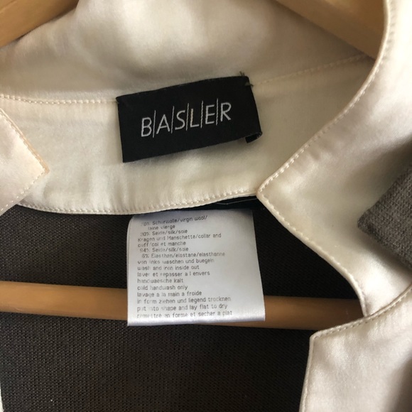 Basler cardigan with removable silk bib. - Picture 8 of 10